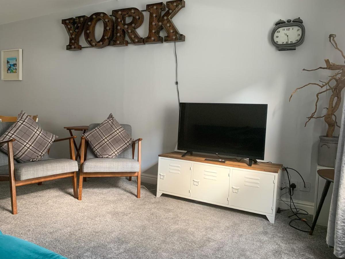 Stay In The Heart Of York At The Hampden - Free Parking - York Holiday Home Kültér fotó