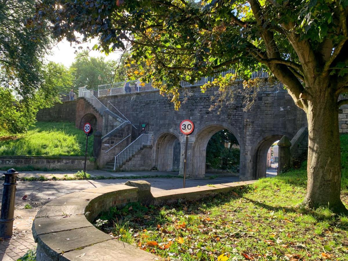 Stay In The Heart Of York At The Hampden - Free Parking - York Holiday Home Kültér fotó