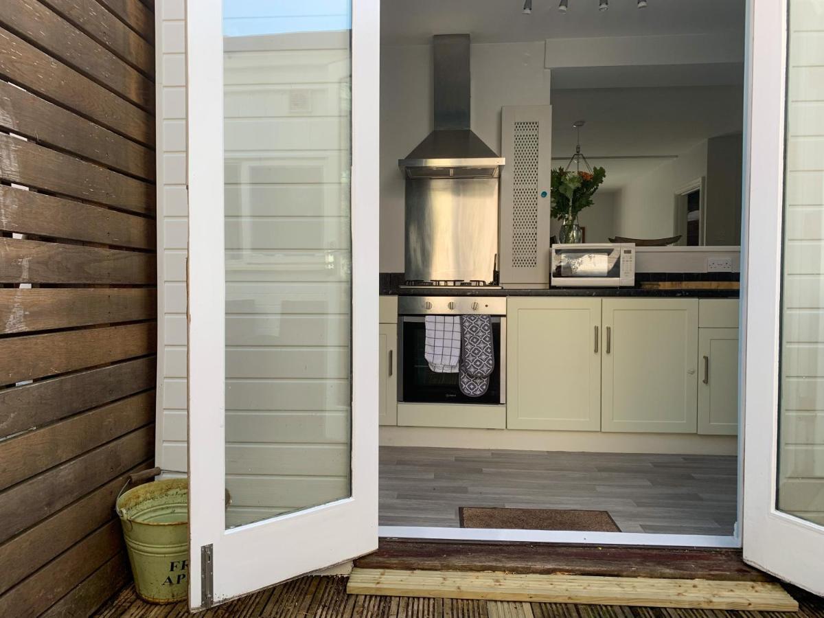 Stay In The Heart Of York At The Hampden - Free Parking - York Holiday Home Kültér fotó