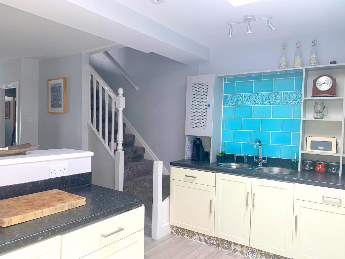 Stay In The Heart Of York At The Hampden - Free Parking - York Holiday Home Kültér fotó