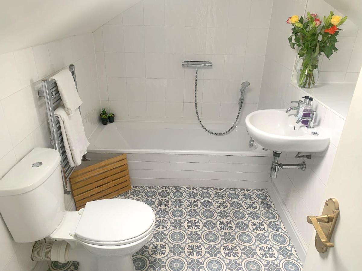 Stay In The Heart Of York At The Hampden - Free Parking - York Holiday Home Kültér fotó