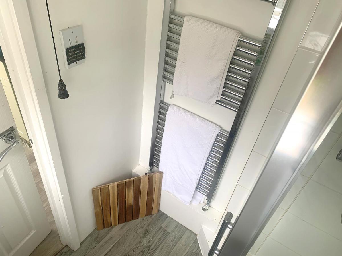 Stay In The Heart Of York At The Hampden - Free Parking - York Holiday Home Kültér fotó