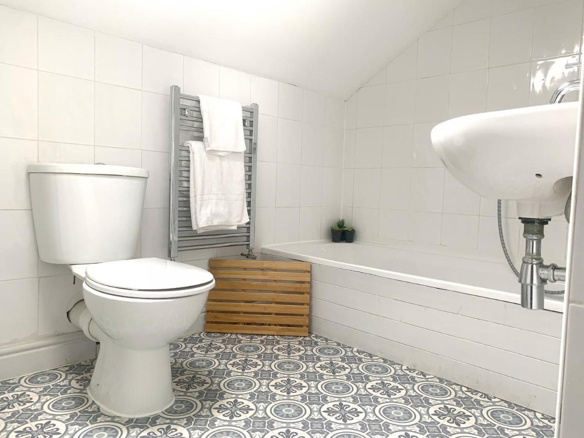 Stay In The Heart Of York At The Hampden - Free Parking - York Holiday Home Kültér fotó