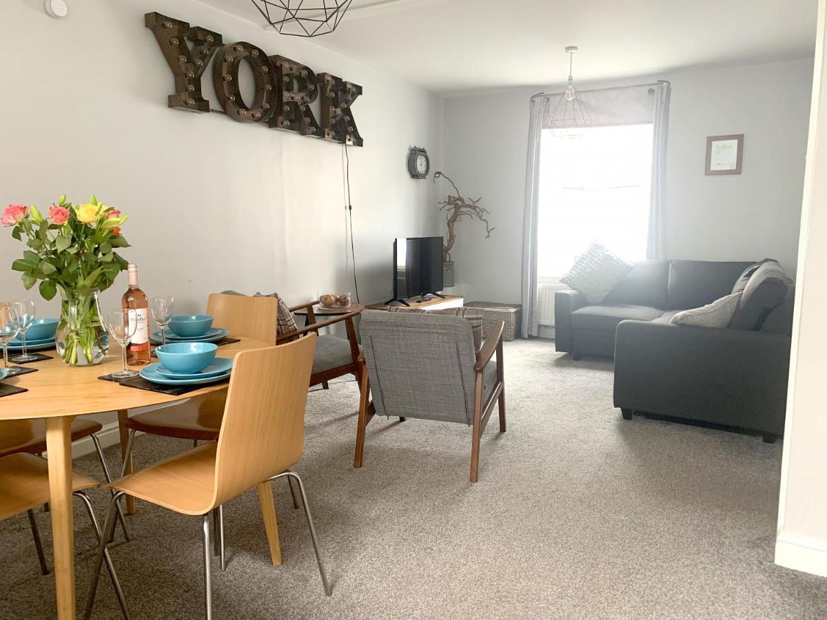 Stay In The Heart Of York At The Hampden - Free Parking - York Holiday Home Kültér fotó