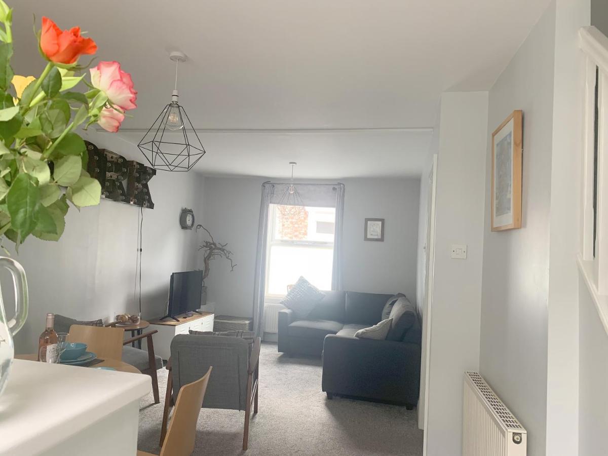 Stay In The Heart Of York At The Hampden - Free Parking - York Holiday Home Kültér fotó