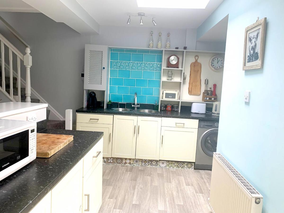 Stay In The Heart Of York At The Hampden - Free Parking - York Holiday Home Kültér fotó