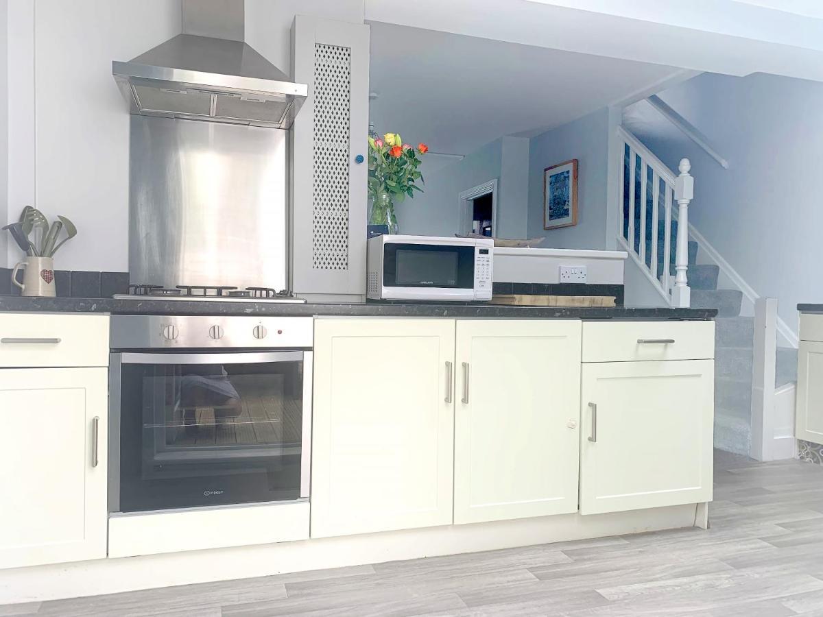 Stay In The Heart Of York At The Hampden - Free Parking - York Holiday Home Kültér fotó
