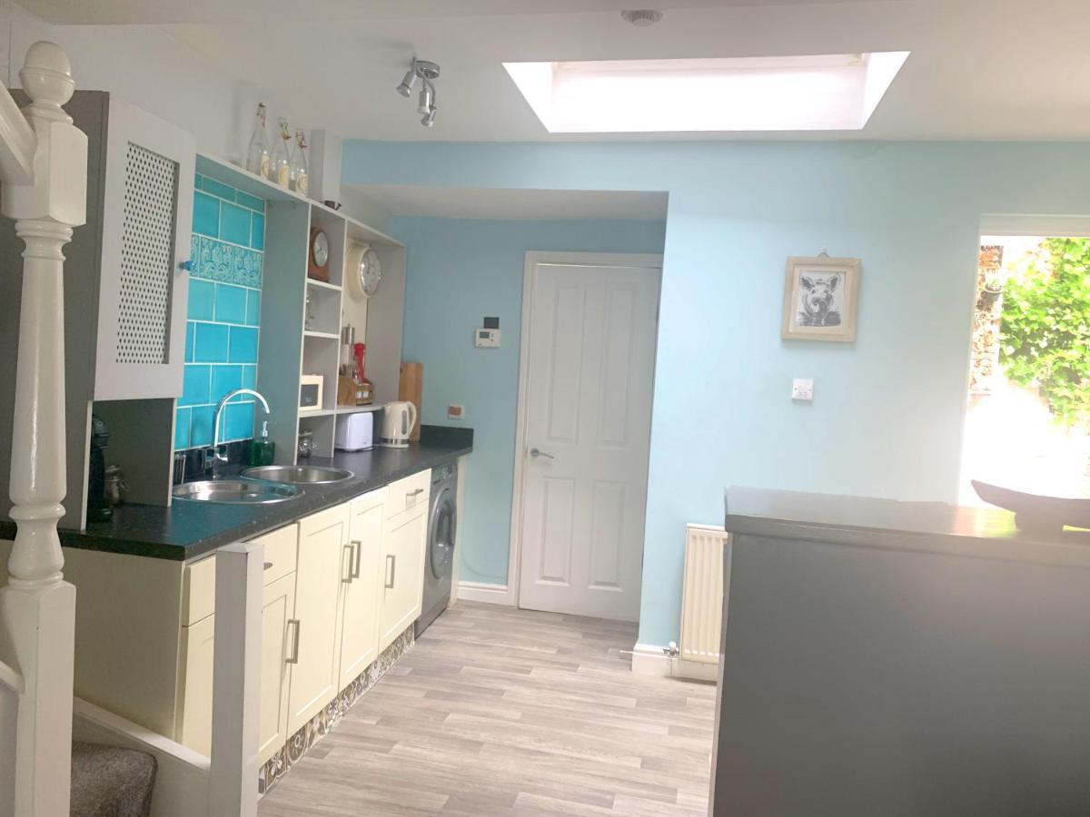 Stay In The Heart Of York At The Hampden - Free Parking - York Holiday Home Kültér fotó