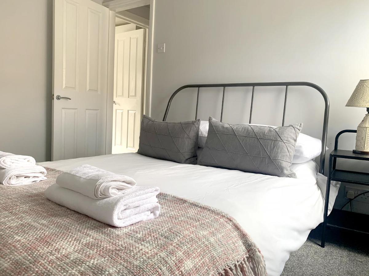 Stay In The Heart Of York At The Hampden - Free Parking - York Holiday Home Kültér fotó