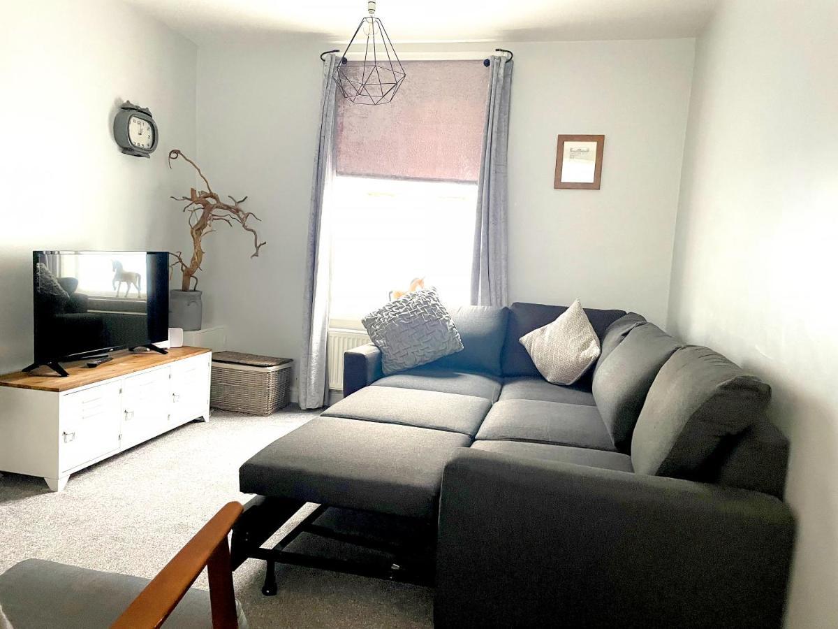 Stay In The Heart Of York At The Hampden - Free Parking - York Holiday Home Kültér fotó