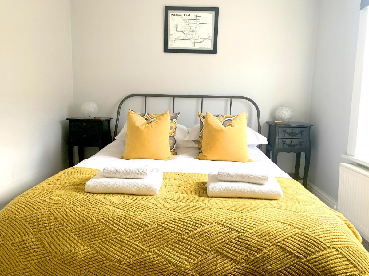 Stay In The Heart Of York At The Hampden - Free Parking - York Holiday Home Kültér fotó